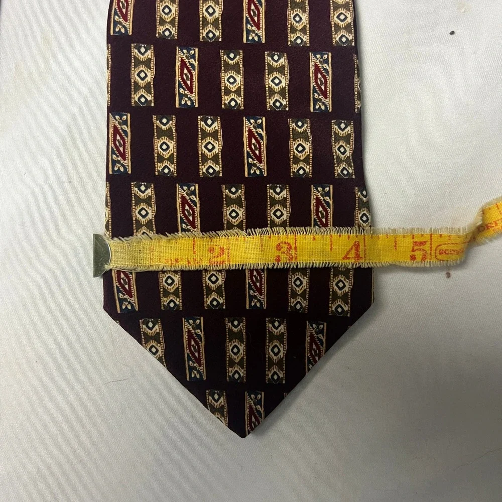 Chaps Ralph Lauren Necktie Burgundy Geometric Pattern USA Made Men's Tie‎